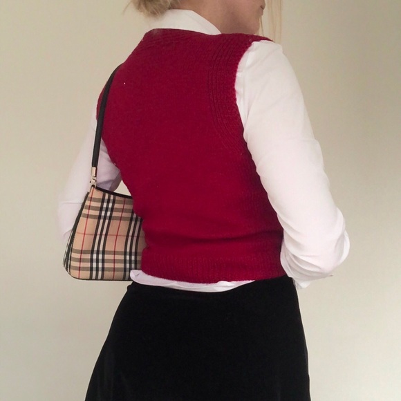 Red Knit Cropped Sweater Vest - Picture 2 of 3